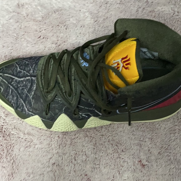 Mismatch kyrie 5s - Picture 8 of 10